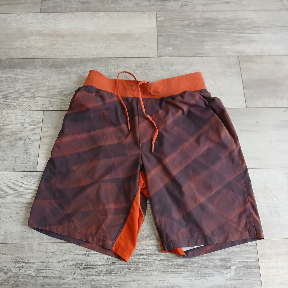 Lululemon Mens Medium Shorts Orange Brown Pattern Athletic Workout Gym